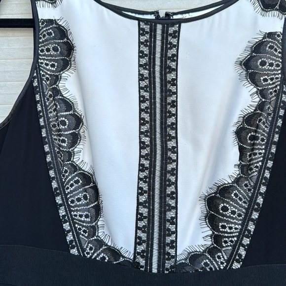 EUC White House Black Market Lace Dress size 14 with pockets - Picture 2 of 3